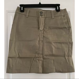 Dickies Size 7 khaki skirt